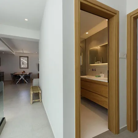 Solevara - Luxury With Infinity Pool, Jacuzzi, Cinema & Luxury Amenities Villa *