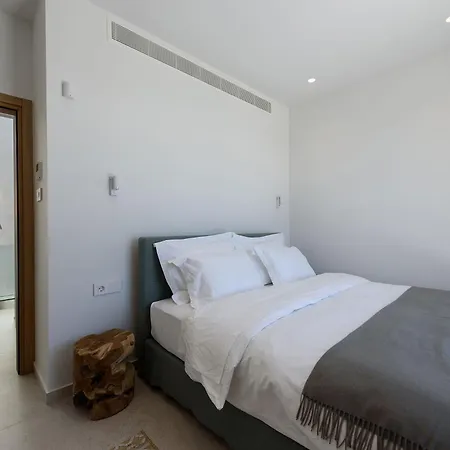 Villa Solevara - Luxury With Infinity Pool, Jacuzzi, Cinema & Luxury Amenities Aspro Chorio