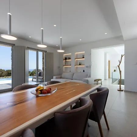 Solevara - Luxury With Infinity Pool, Jacuzzi, Cinema & Luxury Amenities Villa Aspro Chorio