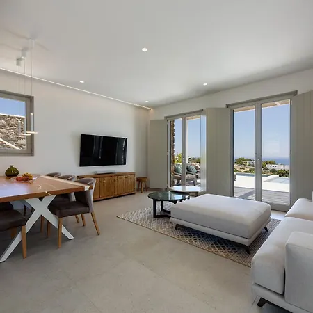 Solevara - Luxury With Infinity Pool, Jacuzzi, Cinema & Luxury Amenities Villa