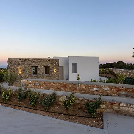 Solevara - Luxury With Infinity Pool, Jacuzzi, Cinema & Luxury Amenities * Aspro Chorio