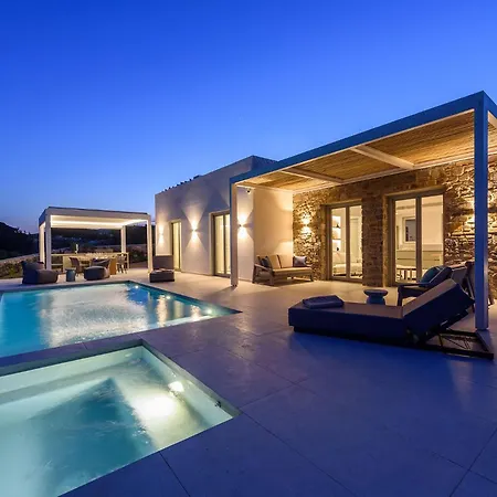 Solevara - Luxury With Infinity Pool, Jacuzzi, Cinema & Luxury Amenities *