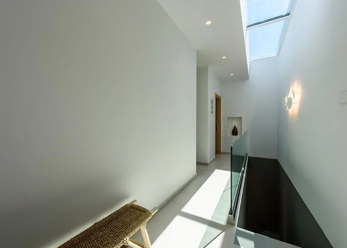 Solevara - Luxury With Infinity Pool, Jacuzzi, Cinema & Luxury Amenities *