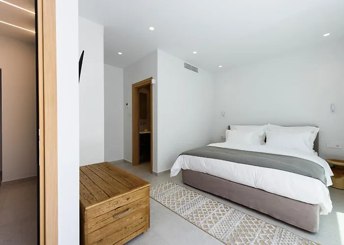 Solevara - Luxury With Infinity Pool, Jacuzzi, Cinema & Luxury Amenities Villa *