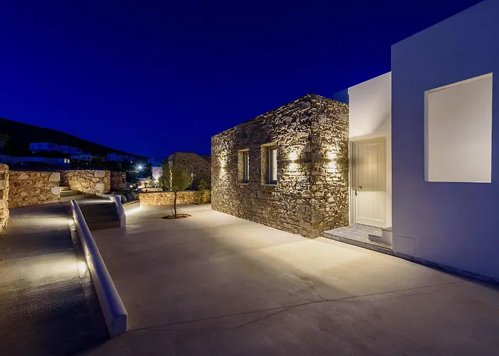 Solevara - Luxury With Infinity Pool, Jacuzzi, Cinema & Luxury Amenities Villa