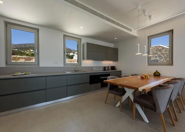 Solevara - Luxury With Infinity Pool, Jacuzzi, Cinema & Luxury Amenities Aspro Chorio