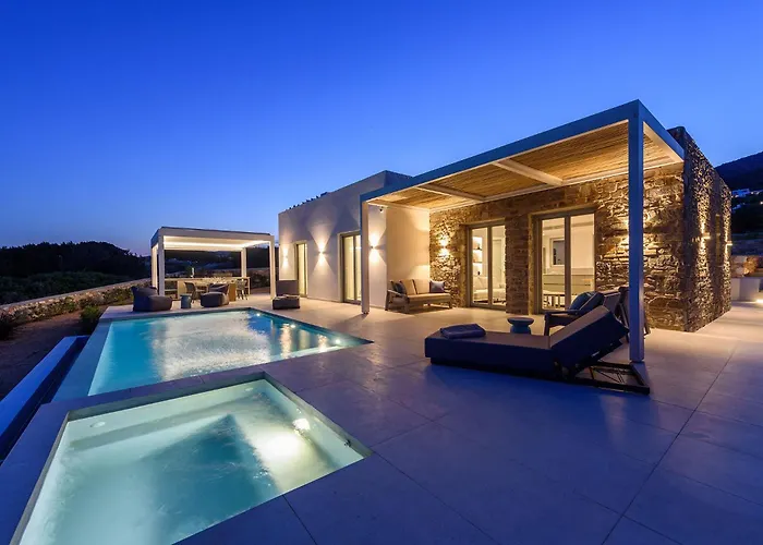 Solevara - Luxury With Infinity Pool, Jacuzzi, Cinema & Luxury Amenities *